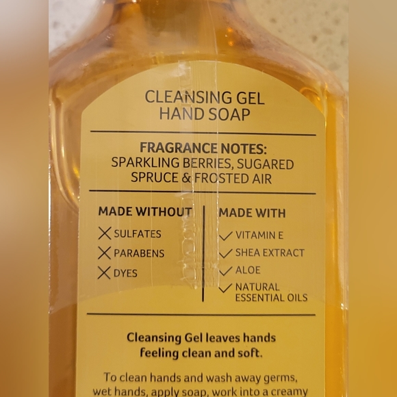 1 Bath & Body Works Golden Berry Mistletoe Cleansing Gel Hand Soap 8 oz New - Picture 4 of 4
